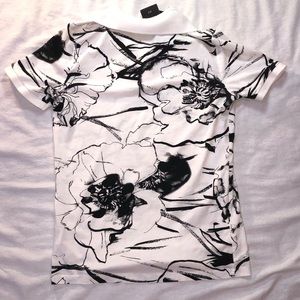 H&M shirt. Size small. No stains no holes.
